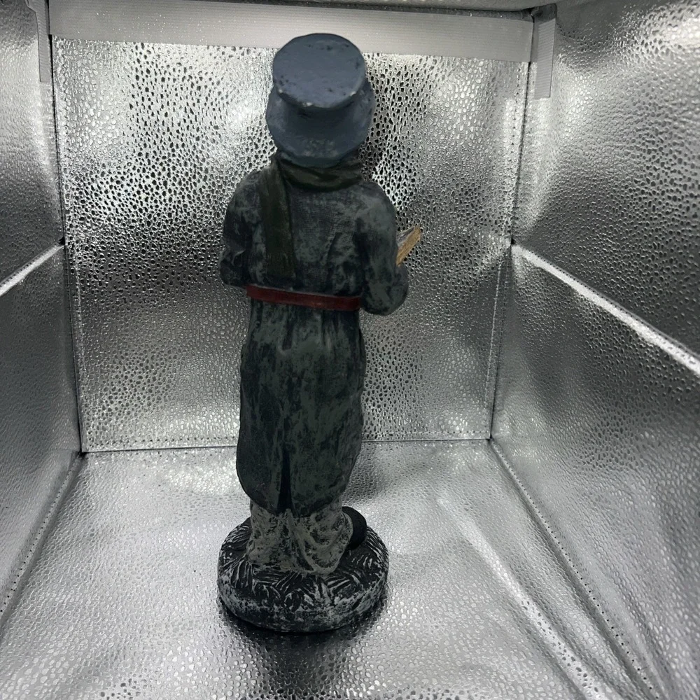Windsor caroler collectible